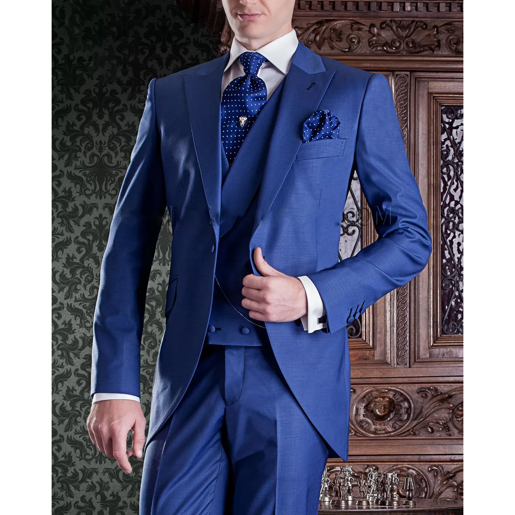 2023 כחול אופנה חליפות לגברים יוקרה אחת עם חזה מחורצים דש 3 יח ' קט מכנסיים וסט Slim Fit Terno Masculinos Completo