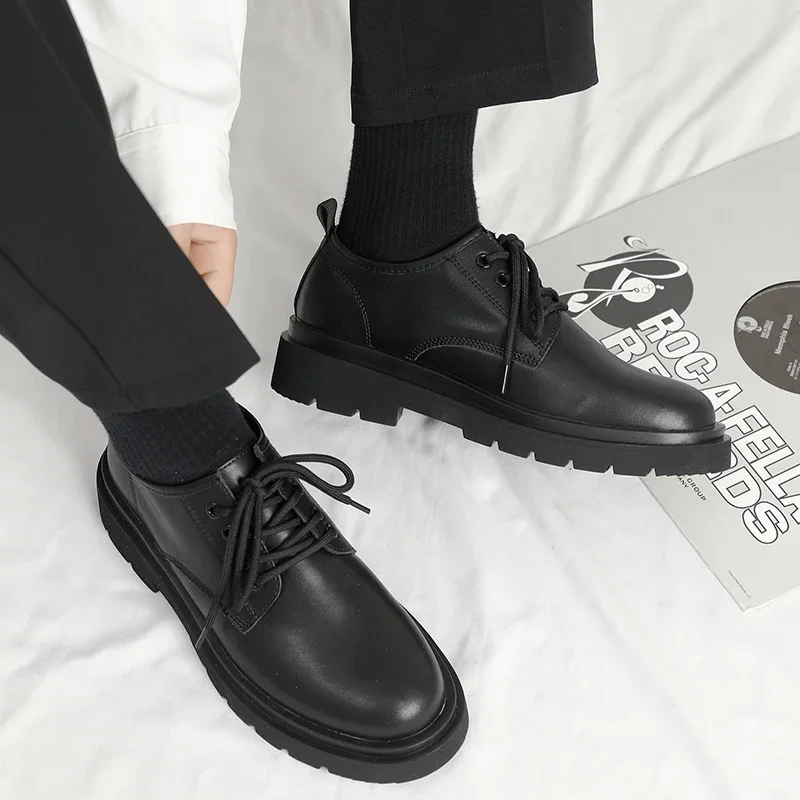 נעלי גברים 2023 הקיץ הבריטי שחור מזדמנים נעלי עור גברים סטודנטים עסקים ראש גדול עבודה האופנה ShoesBlack עור