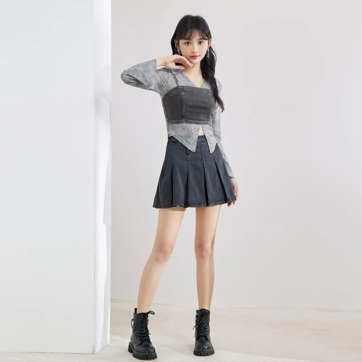 High-end עיצוב מזדמן חולצת חם נערת אופנה ג 'ינס suspender הגנה מפני השמש העליון הגירסה הקוריאנית 2024 חדש צדדי ג' קט אופנתי